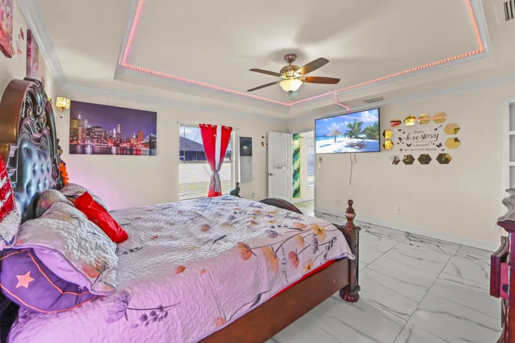 16 Bedroom 02