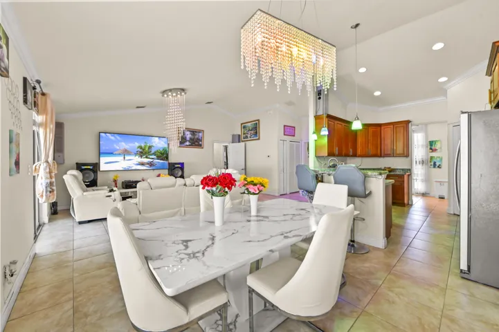 10 Dining room 02