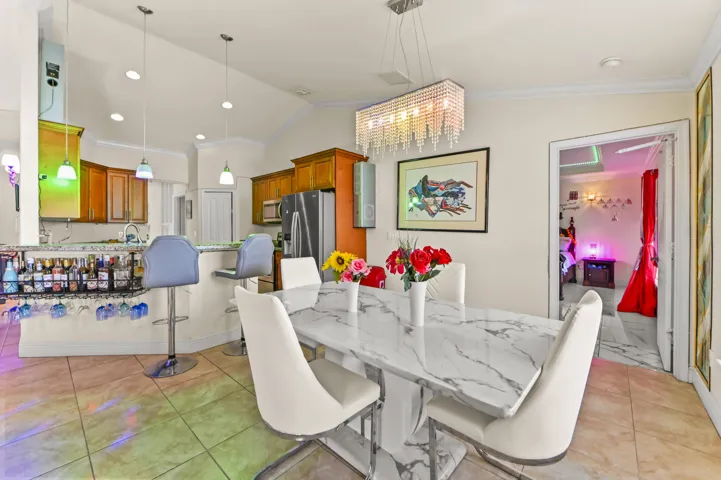 09 Dining room 01