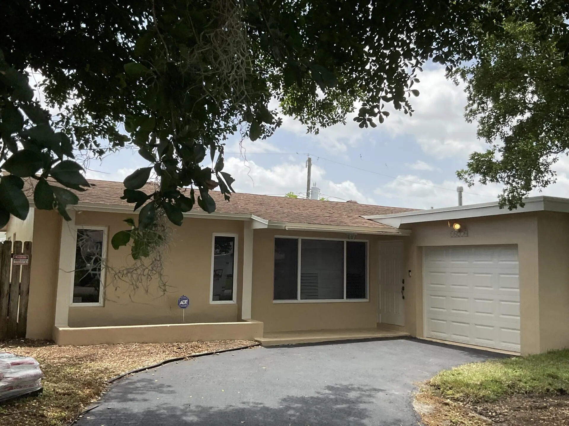 01-10270 NW 24th Ct-1