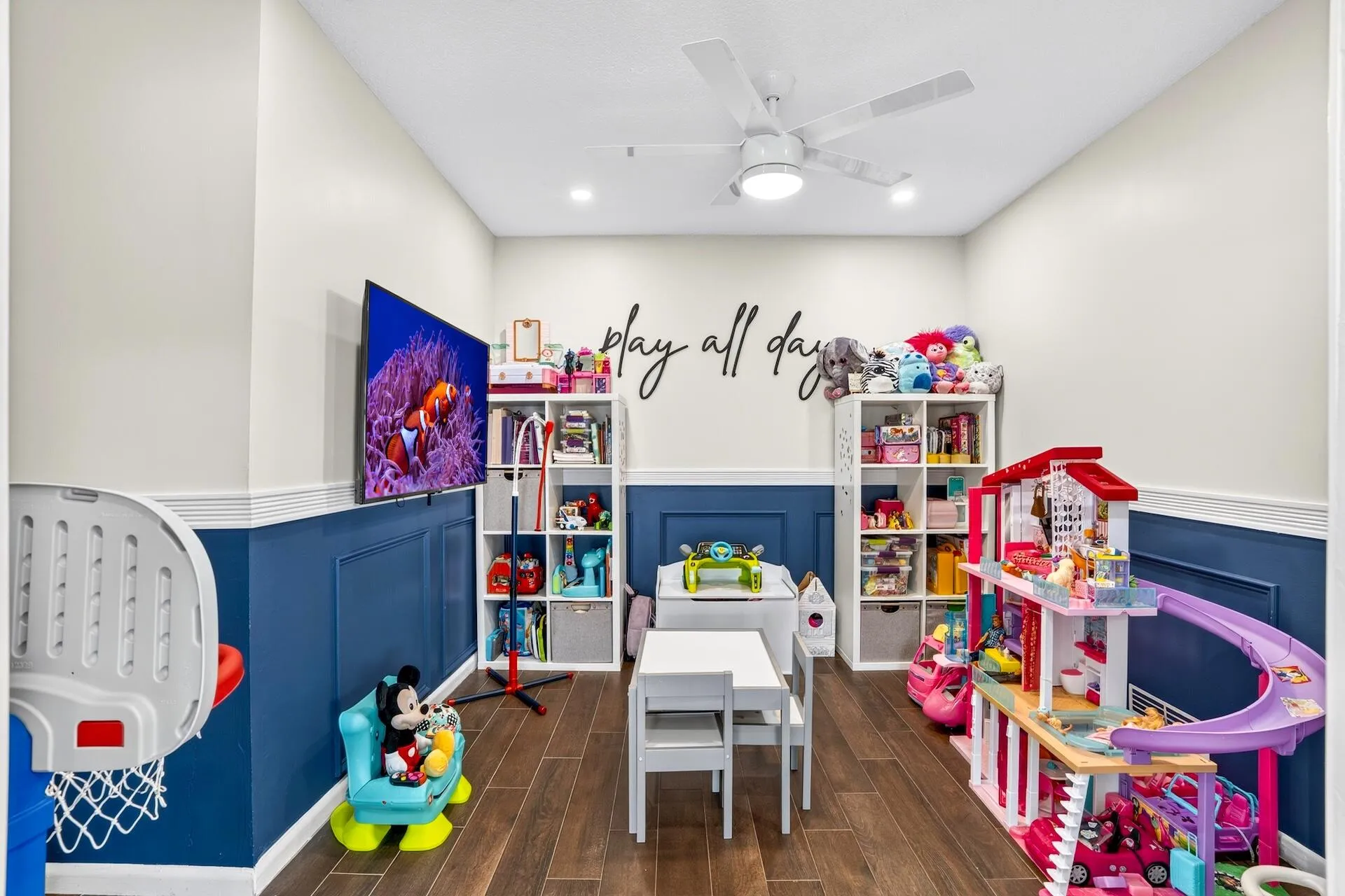 DEN / BONUS ROOM