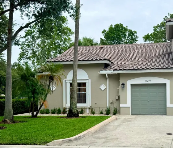 Exterior 3