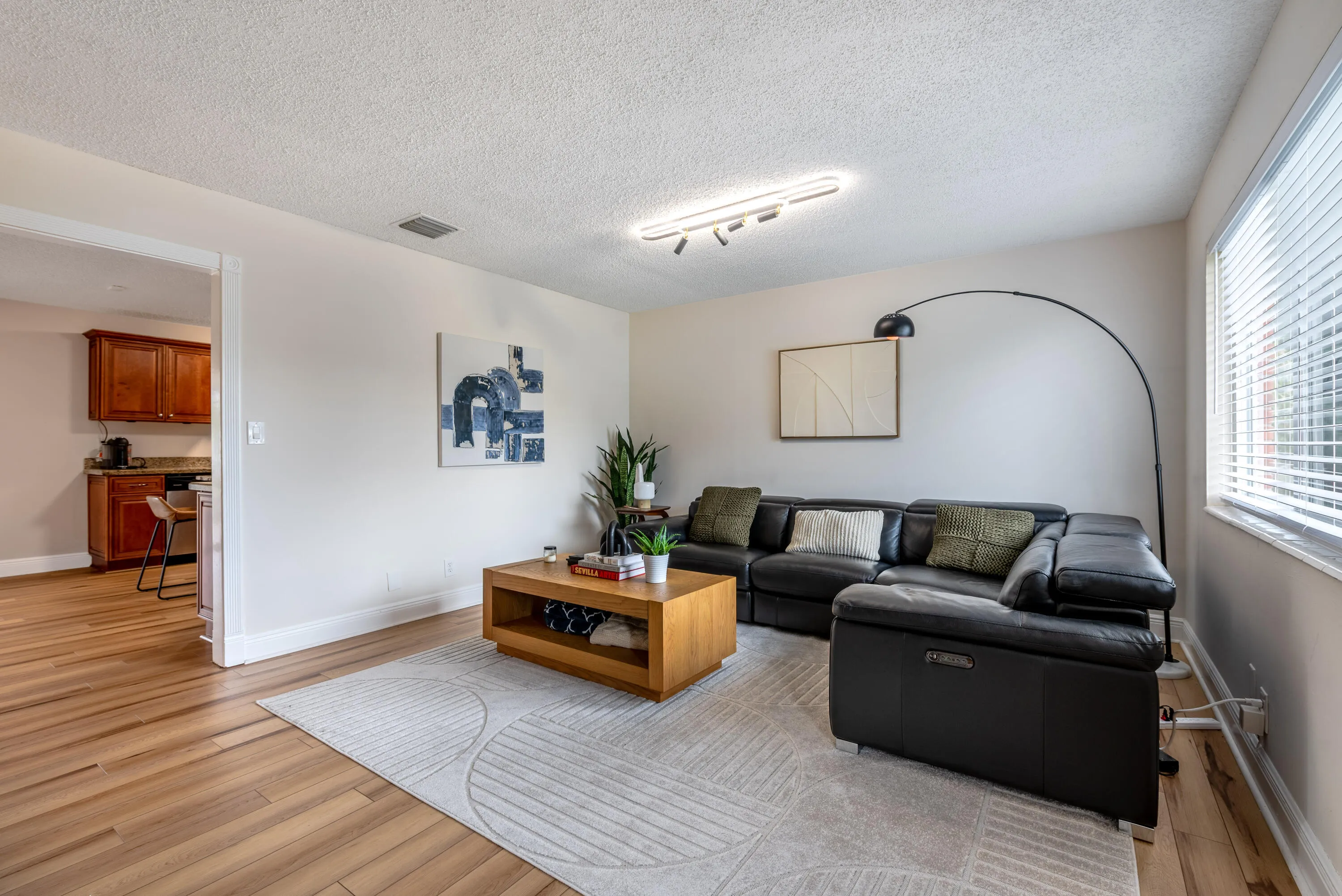 4317 Applectrest Dr-7