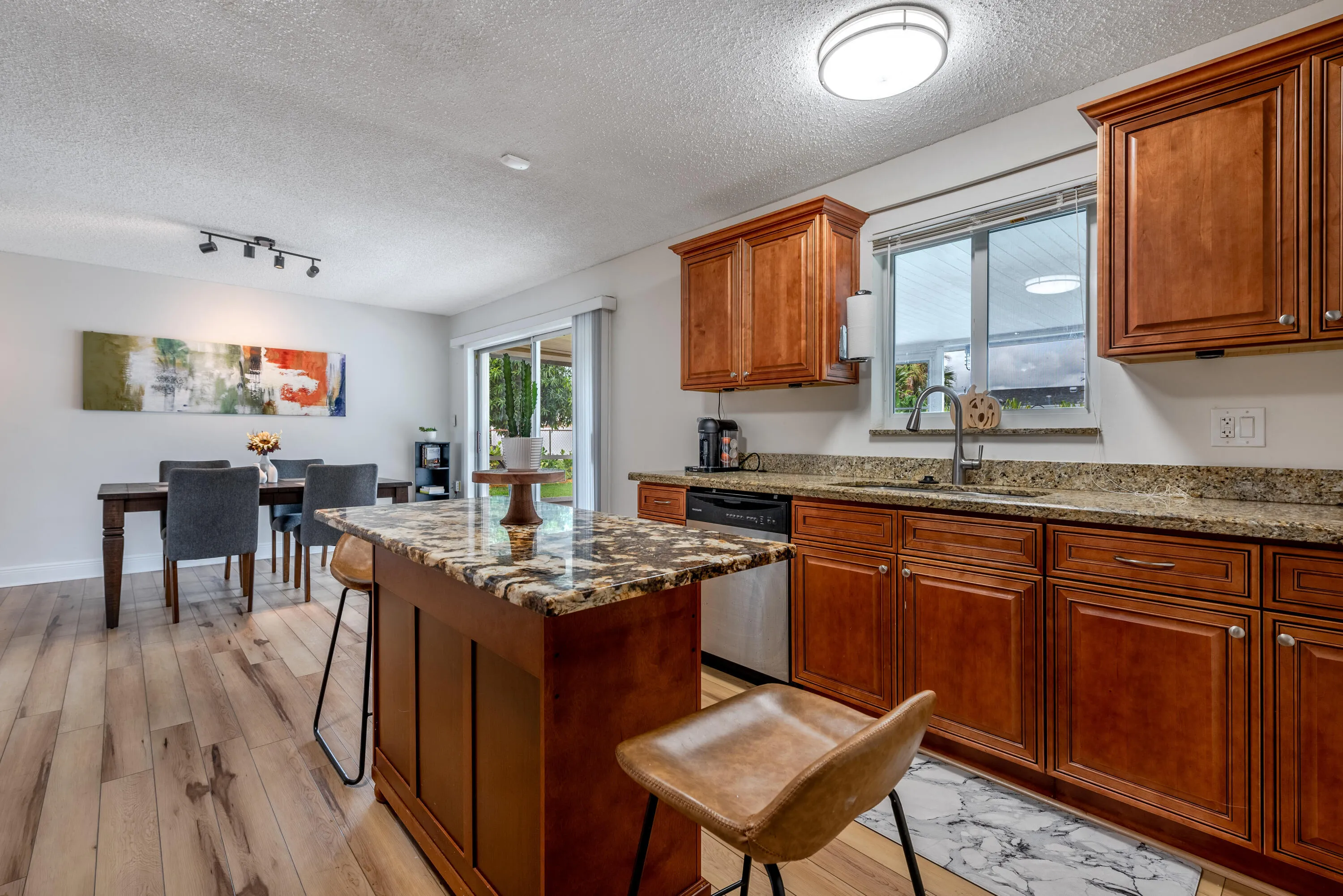 4317 Applectrest Dr-12