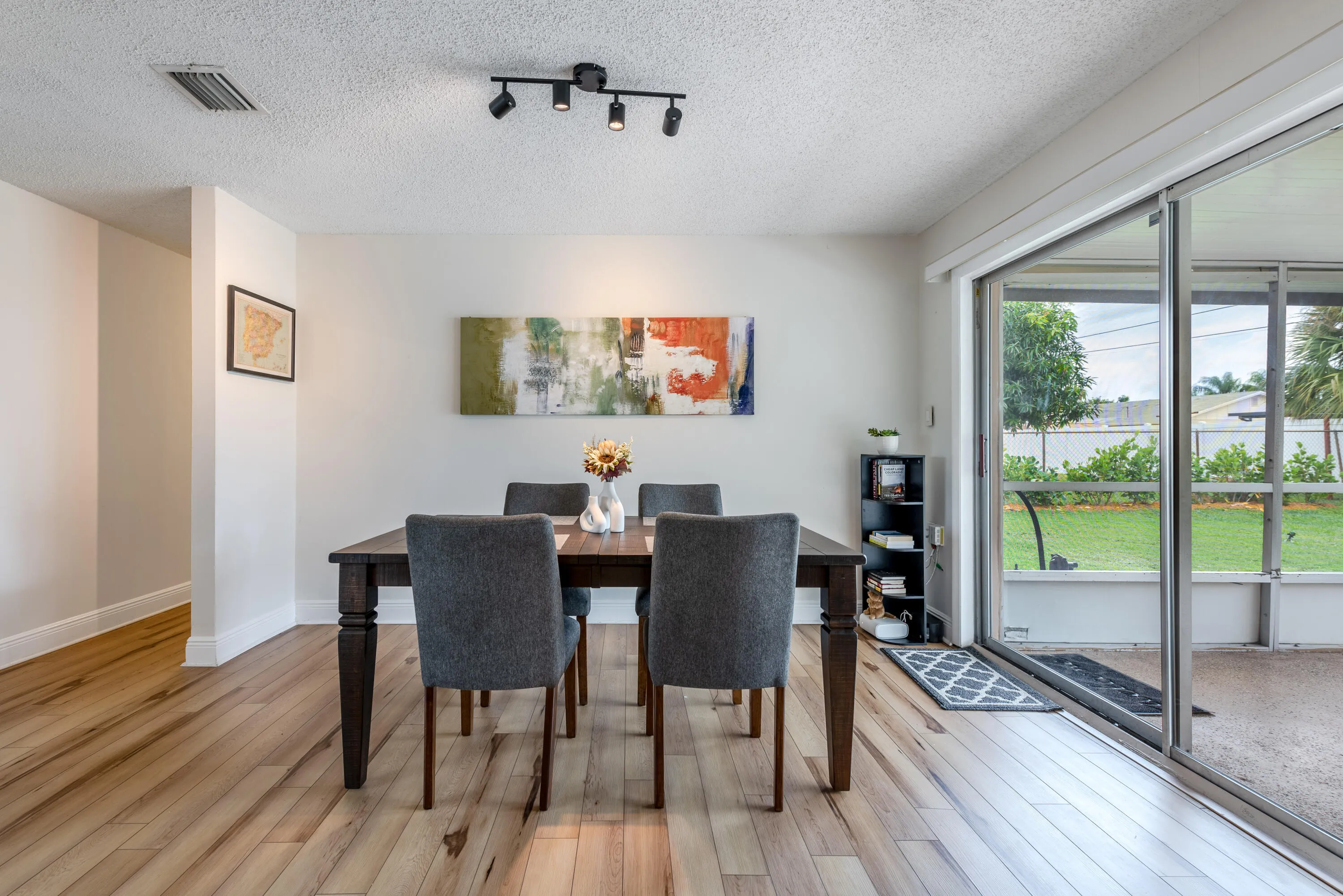 4317 Applectrest Dr-14