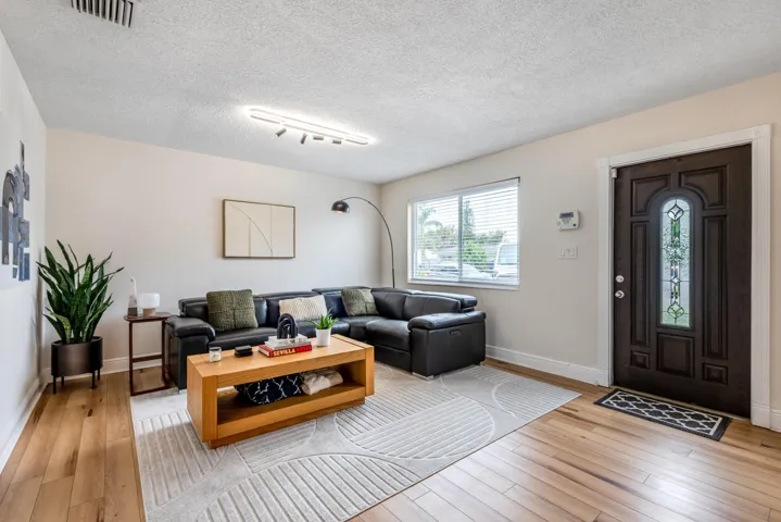 4317 Applectrest Dr-5