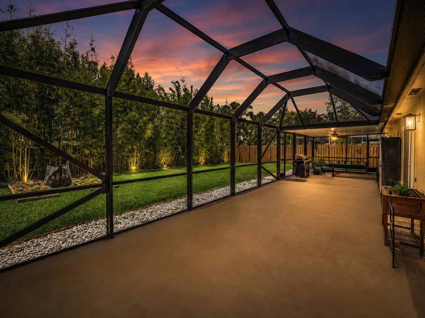 Oversized Screened in Patio - Virtual Lighting