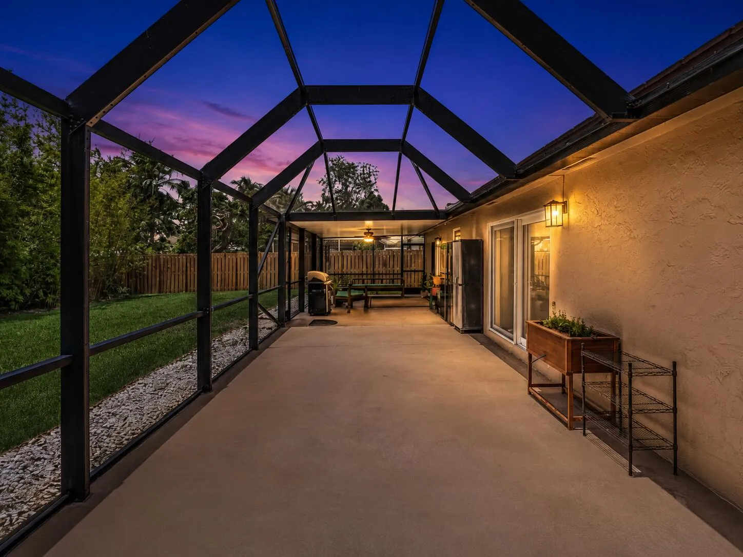 Oversized Screened in Patio - Virtual Lighting