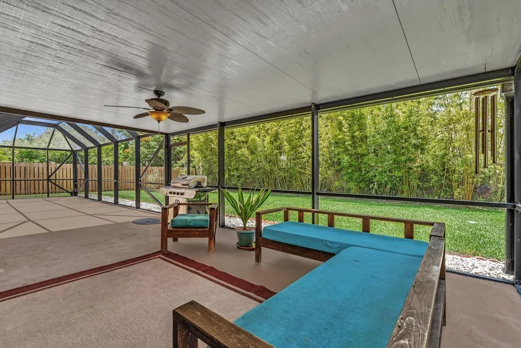 Oversized Screened in Patio