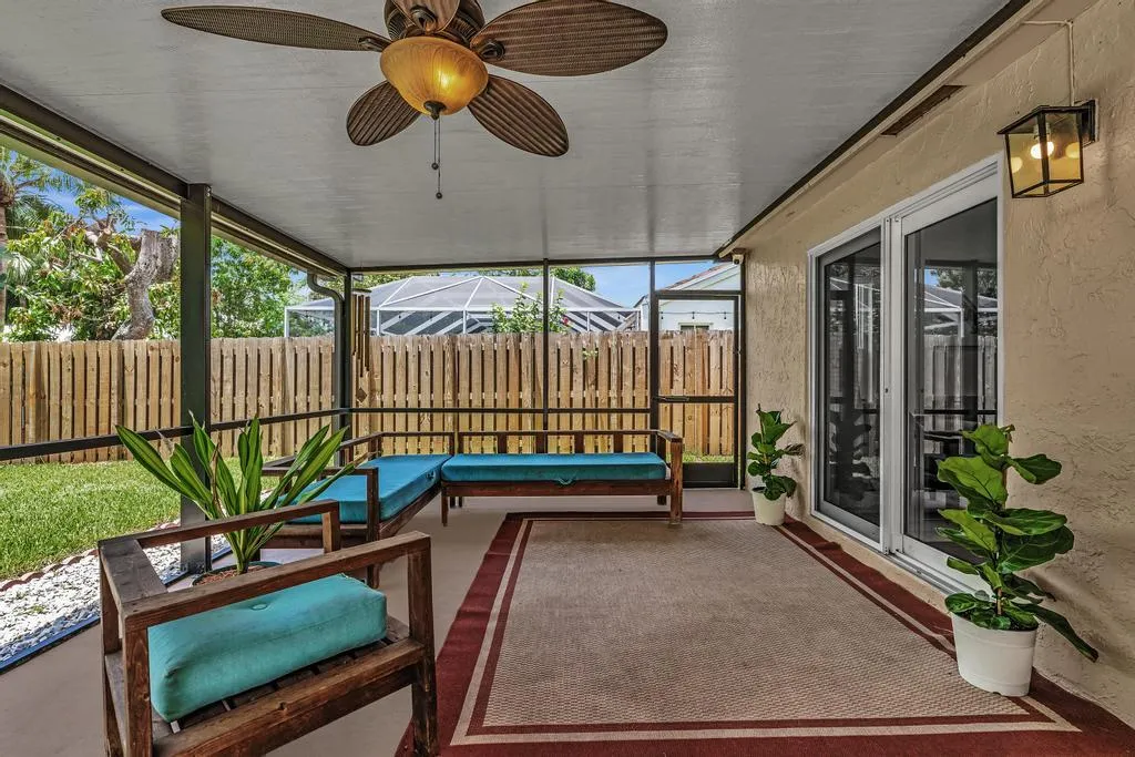 Oversized Screened in Patio