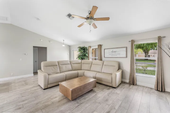 009-126SandpiperAvenue-RoyalPalmBeach-FL