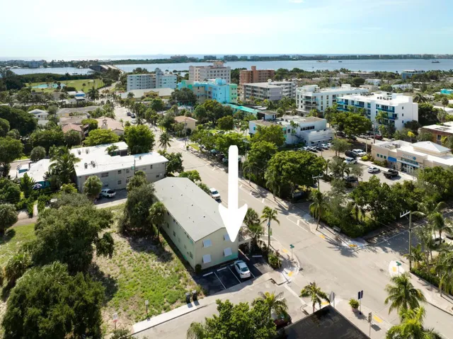 220 Lucerne Ave Unit 1 Lake-large-009-0