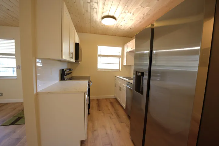 220 4 kitchen 2