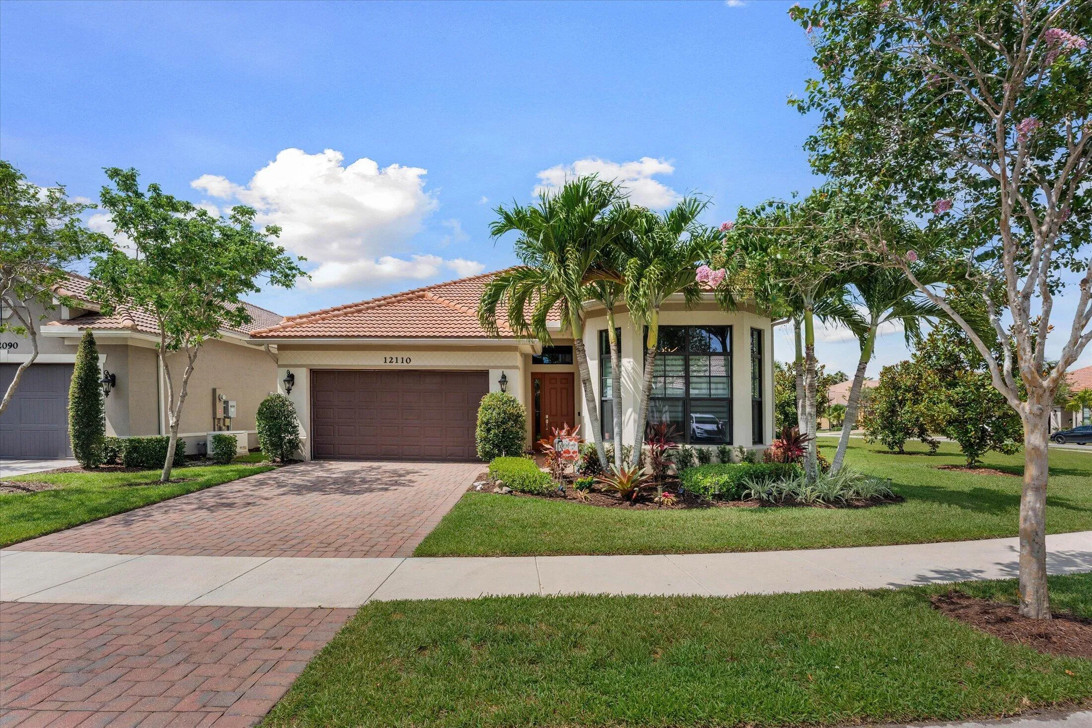 01-12110 Kalmar Cir N, Parkland-2