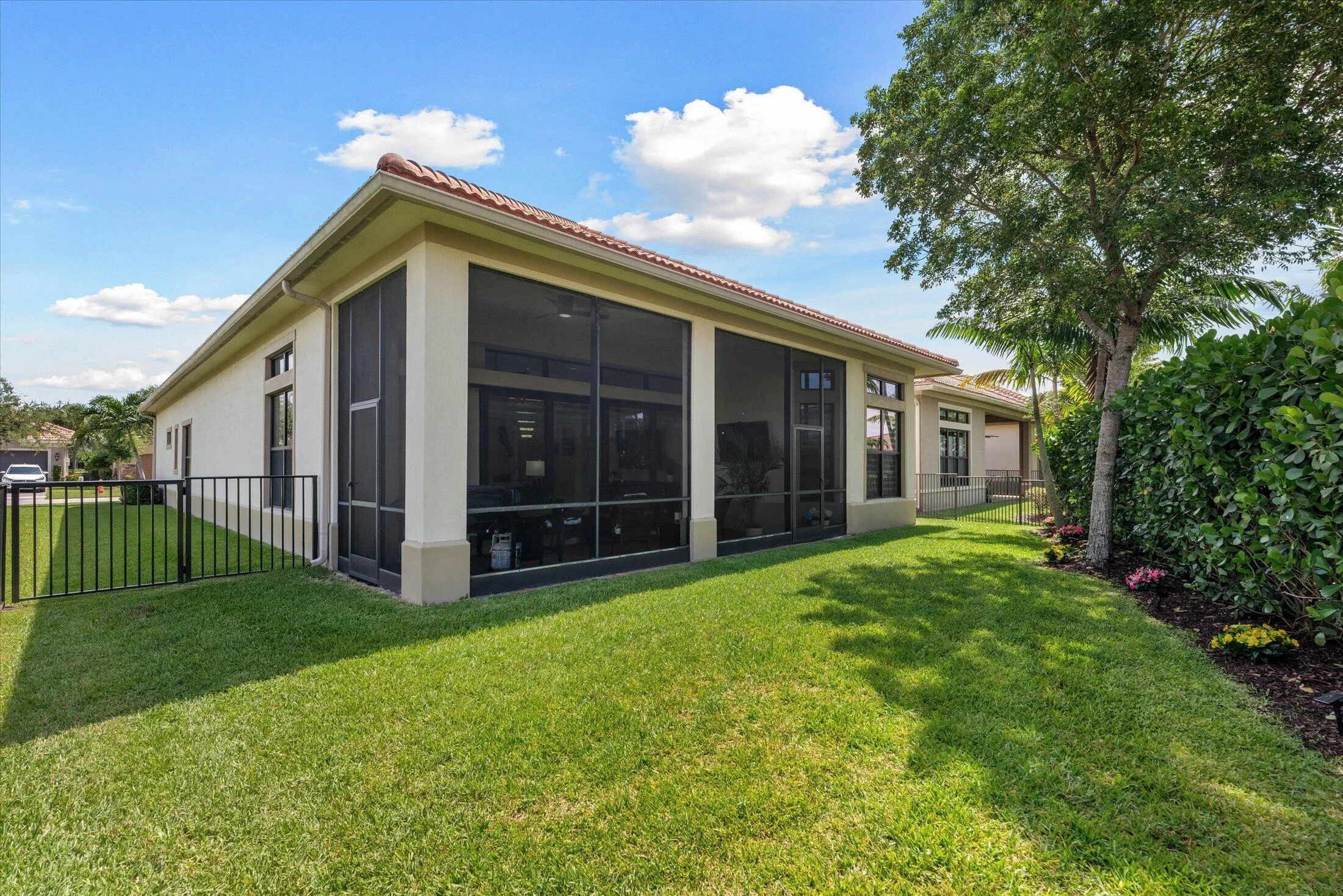 38-12110 Kalmar Cir N, Parkland-7