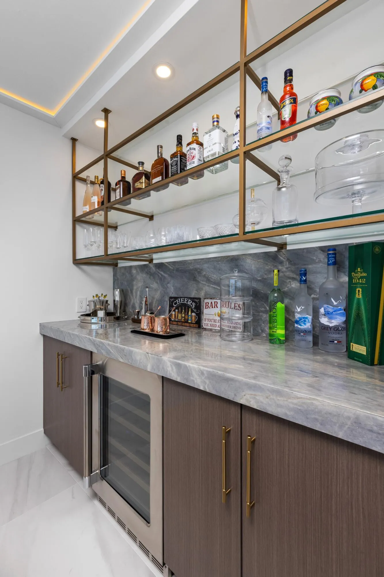 Bar Area 1