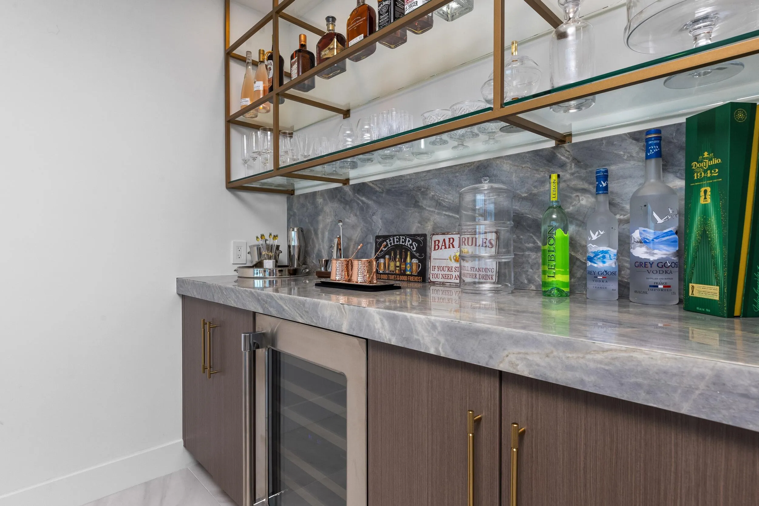 Bar Area 2