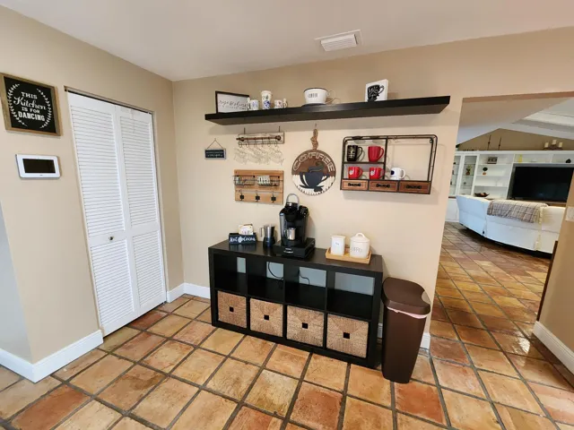 breakfast/coffee nook