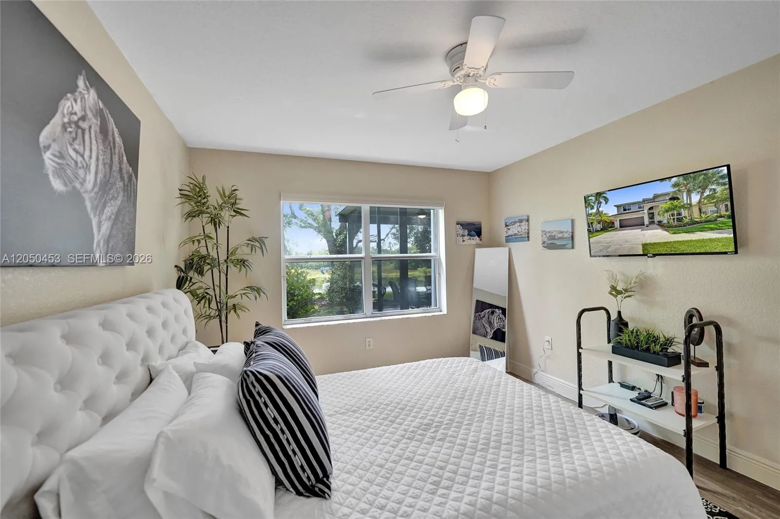 DOWNSTAIRS BEDROOM