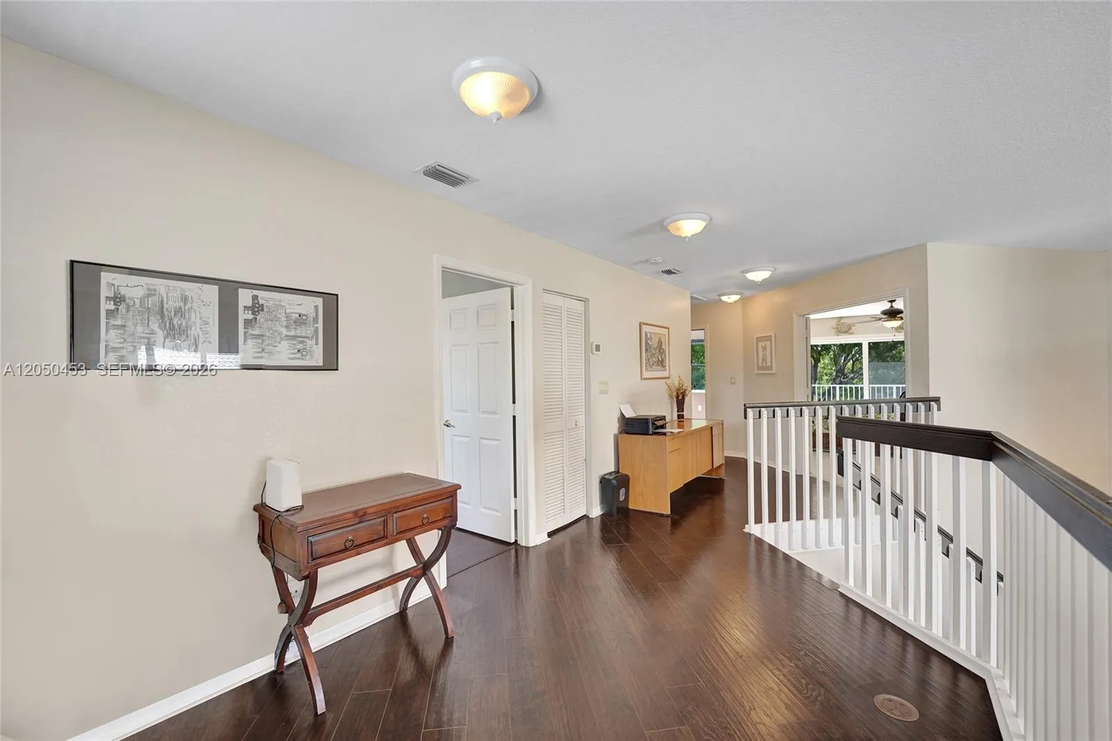 THE LANDING AREA ON THE 2ND FLOOR