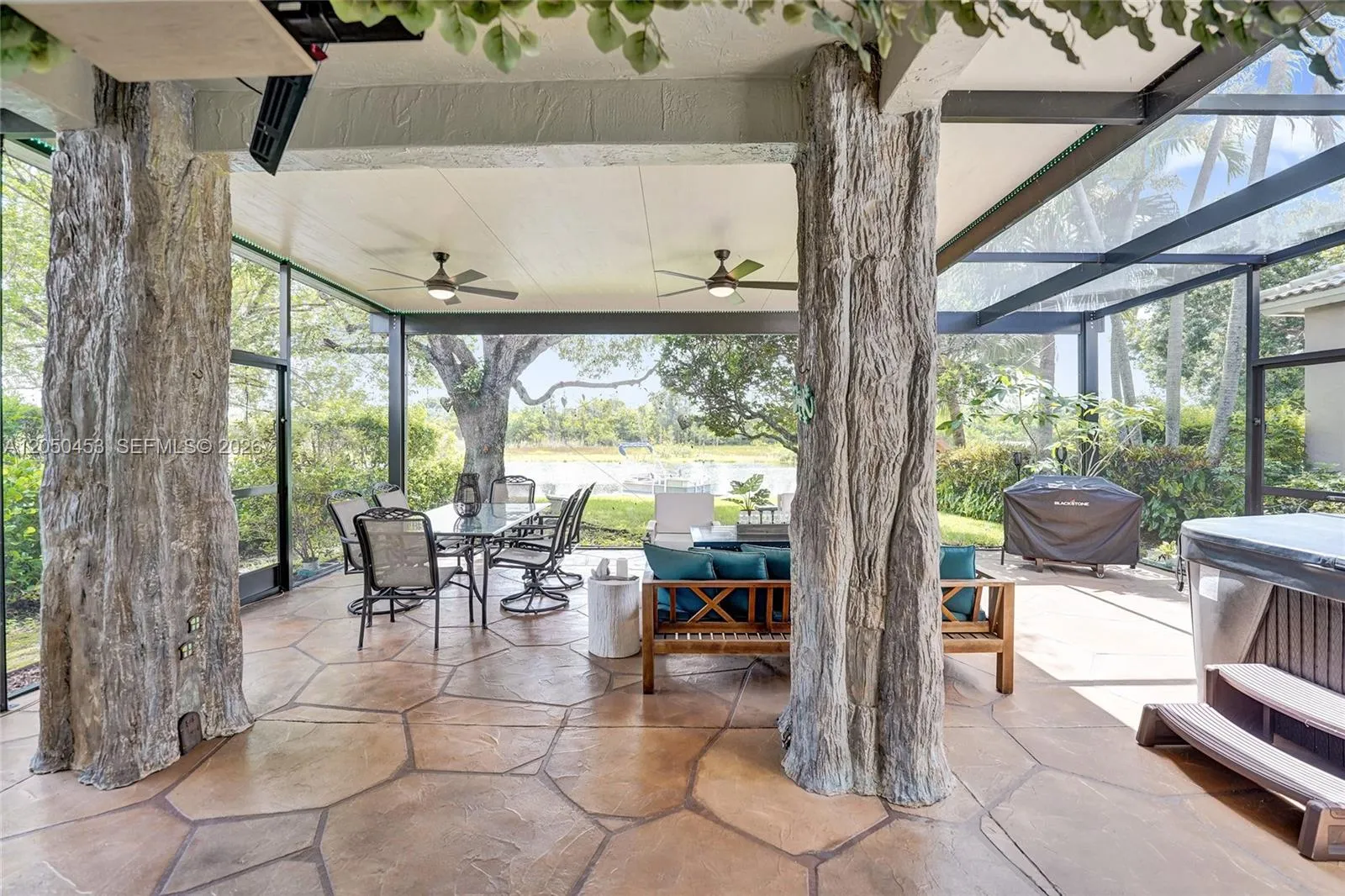 GORGEOUS PATIO AREA!