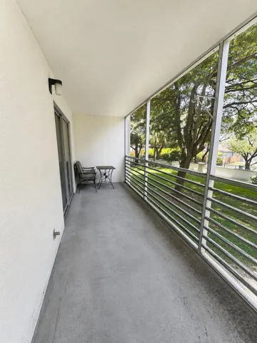 balcony