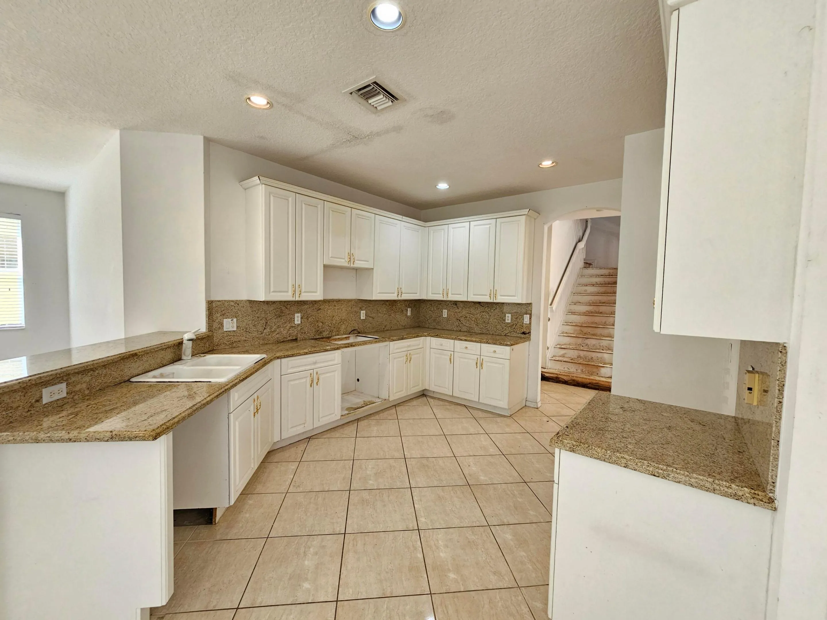 Kitchen (3)