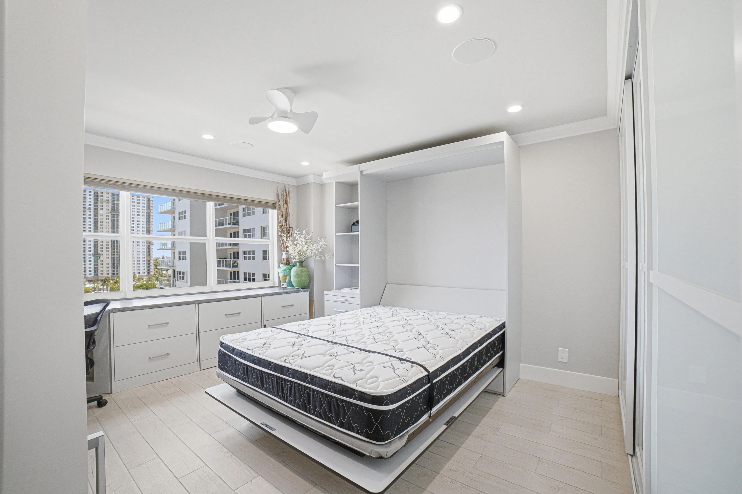 2nd bedroom/office with Murphy bed open
