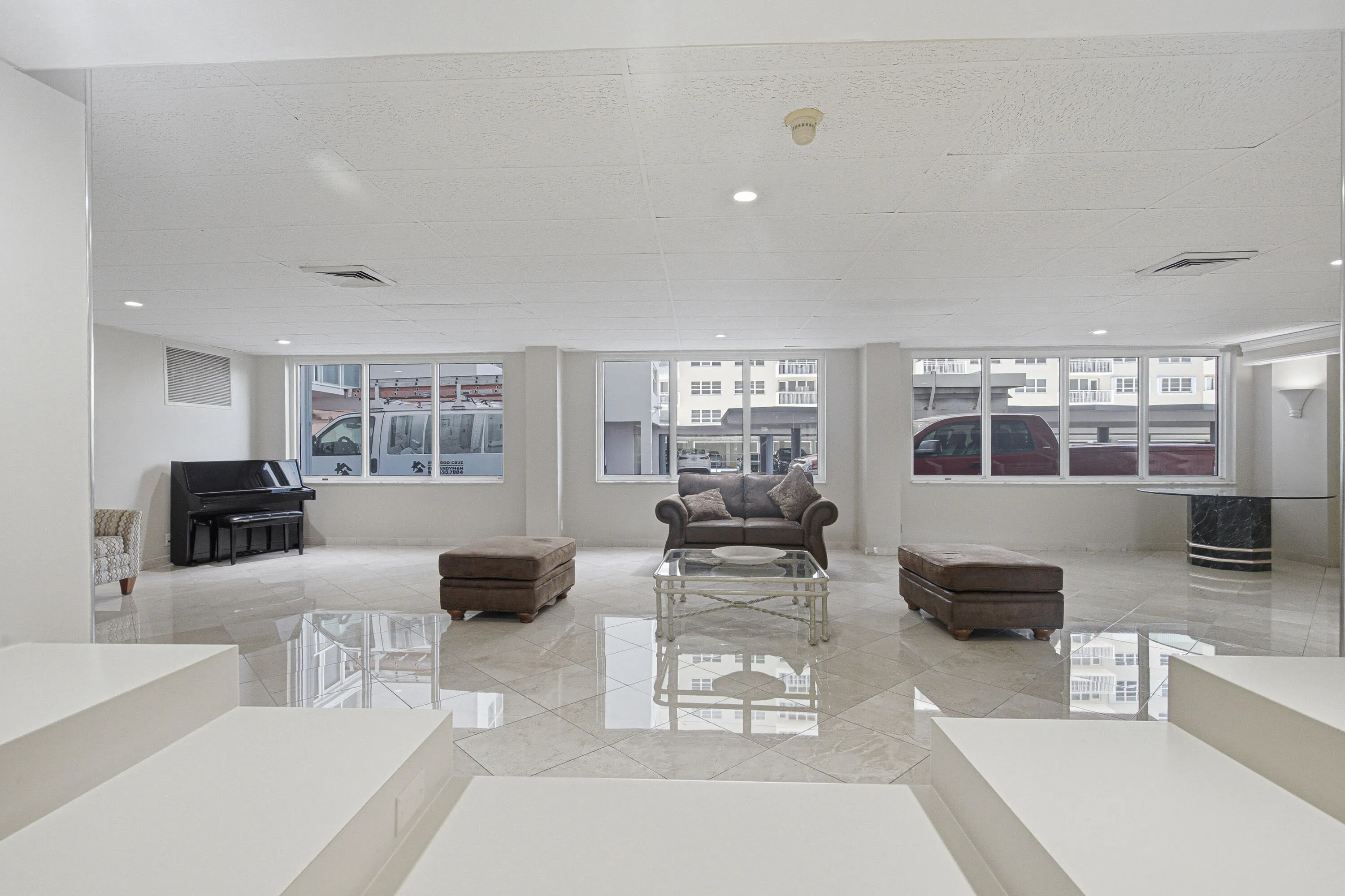 Lobby-C