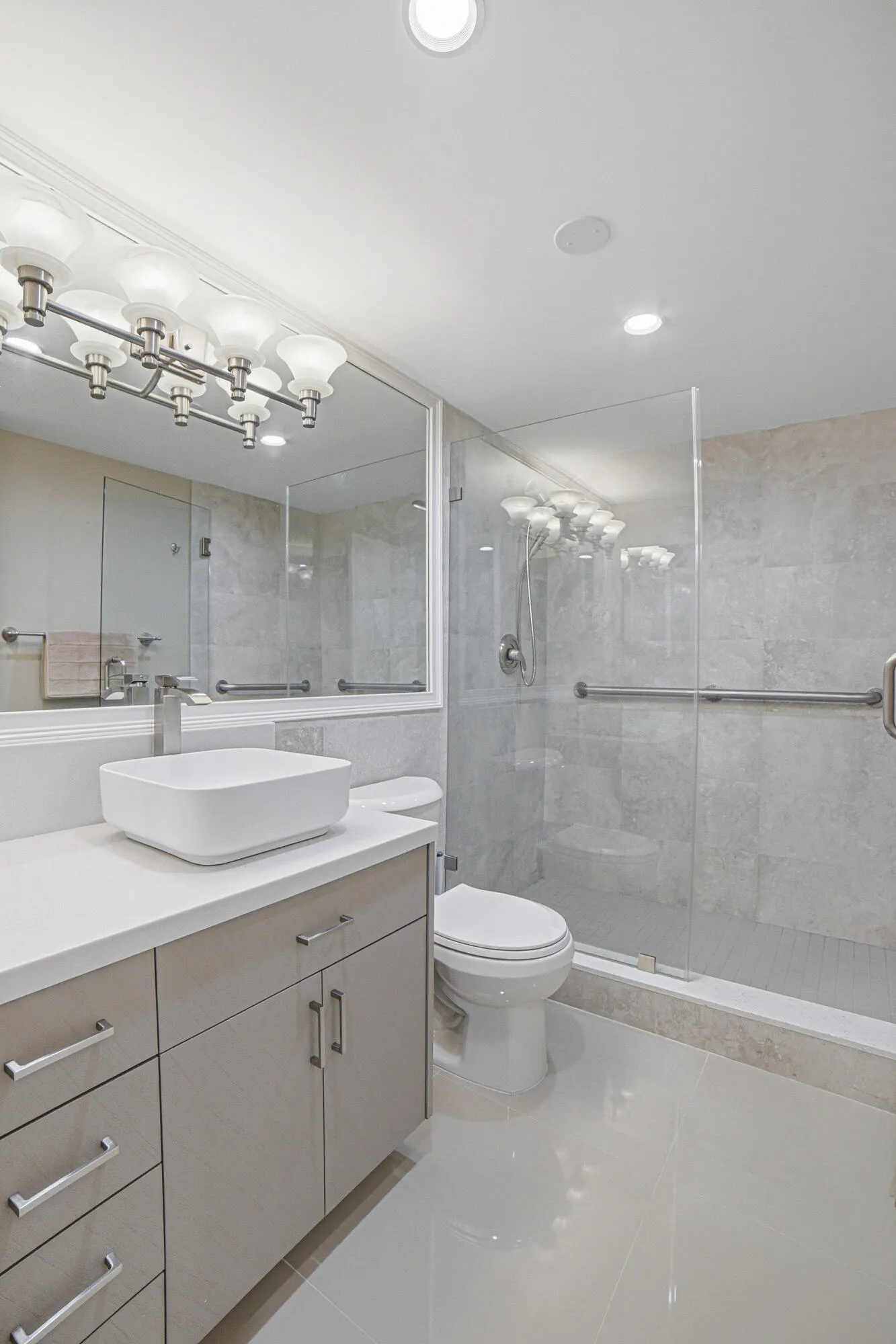 2nd bathroom