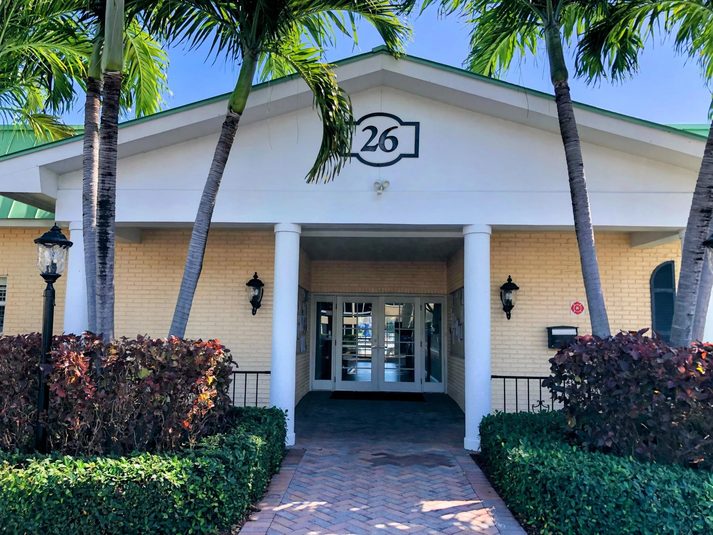 CLUBHOUSE