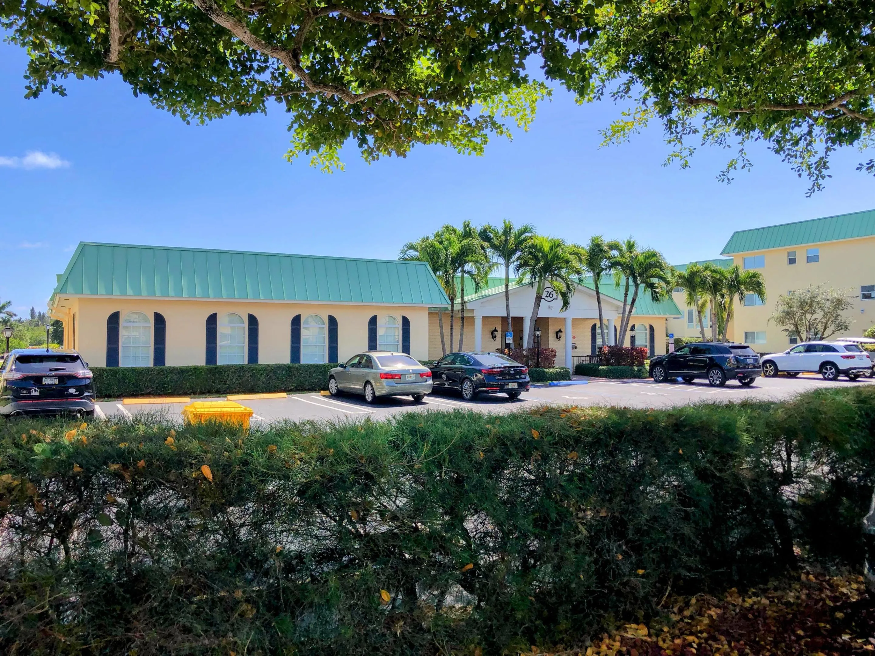 CLUBHOUSE