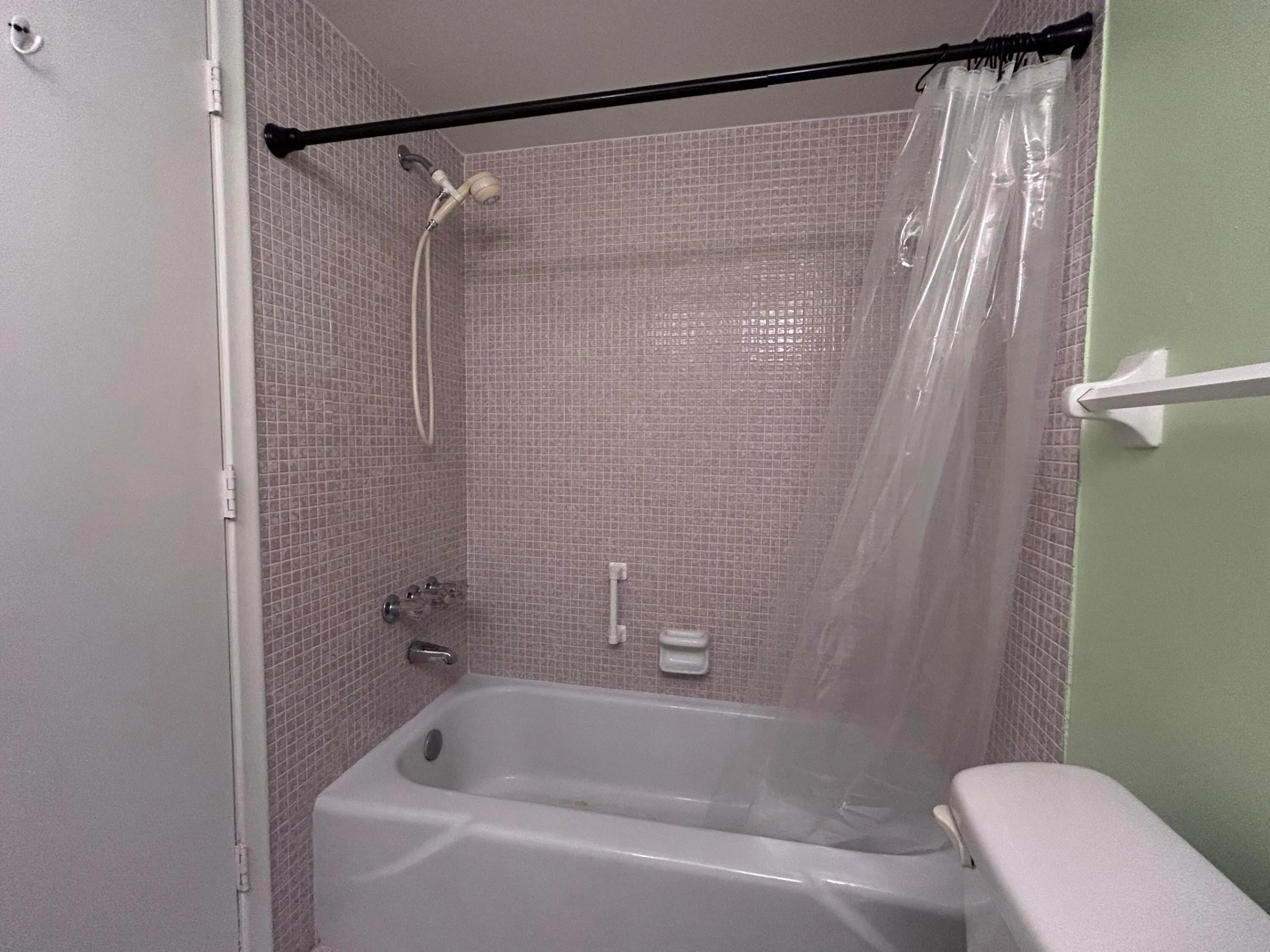 SHOWER/TUB COMBO
