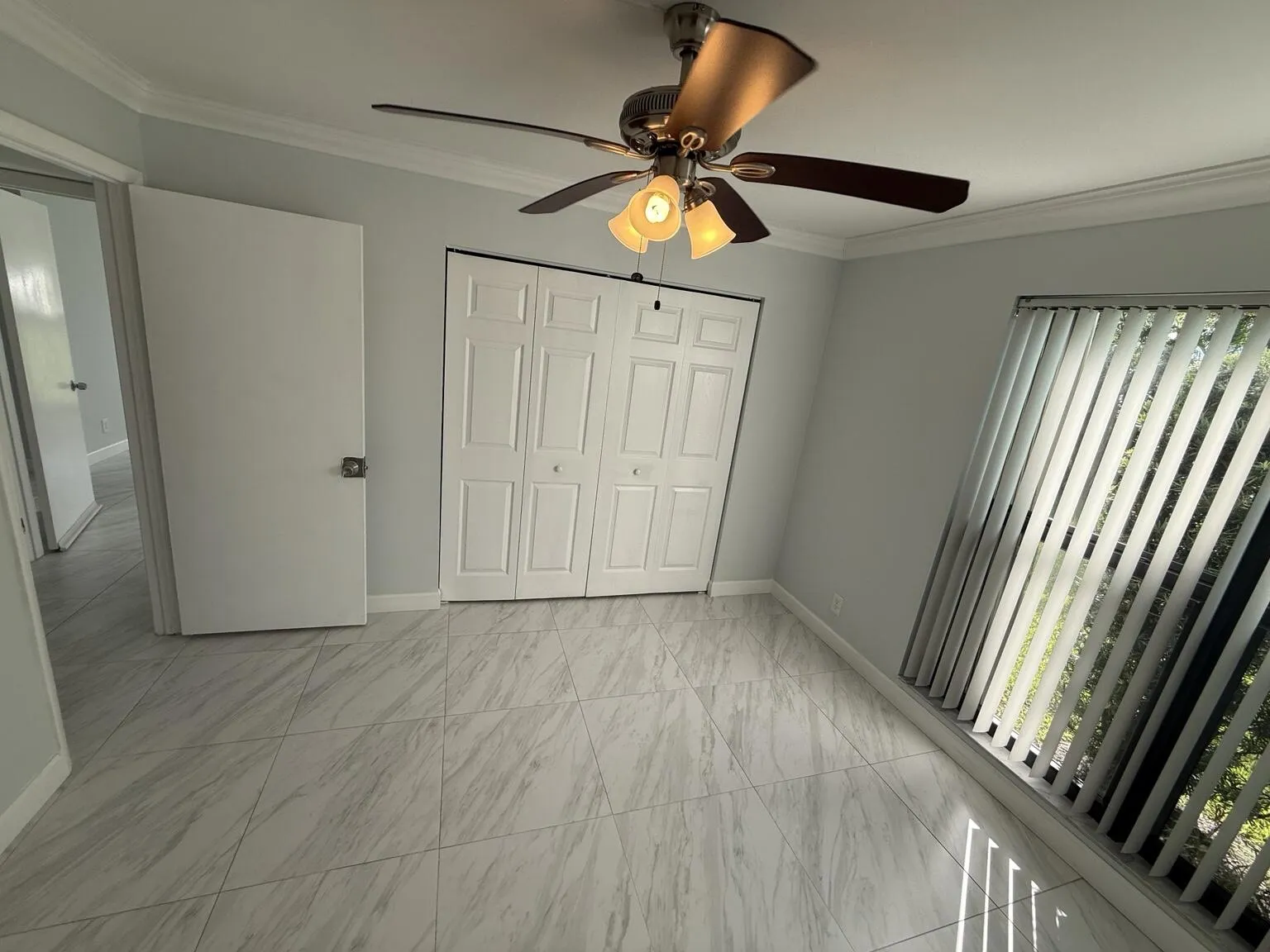 Second bedroom.