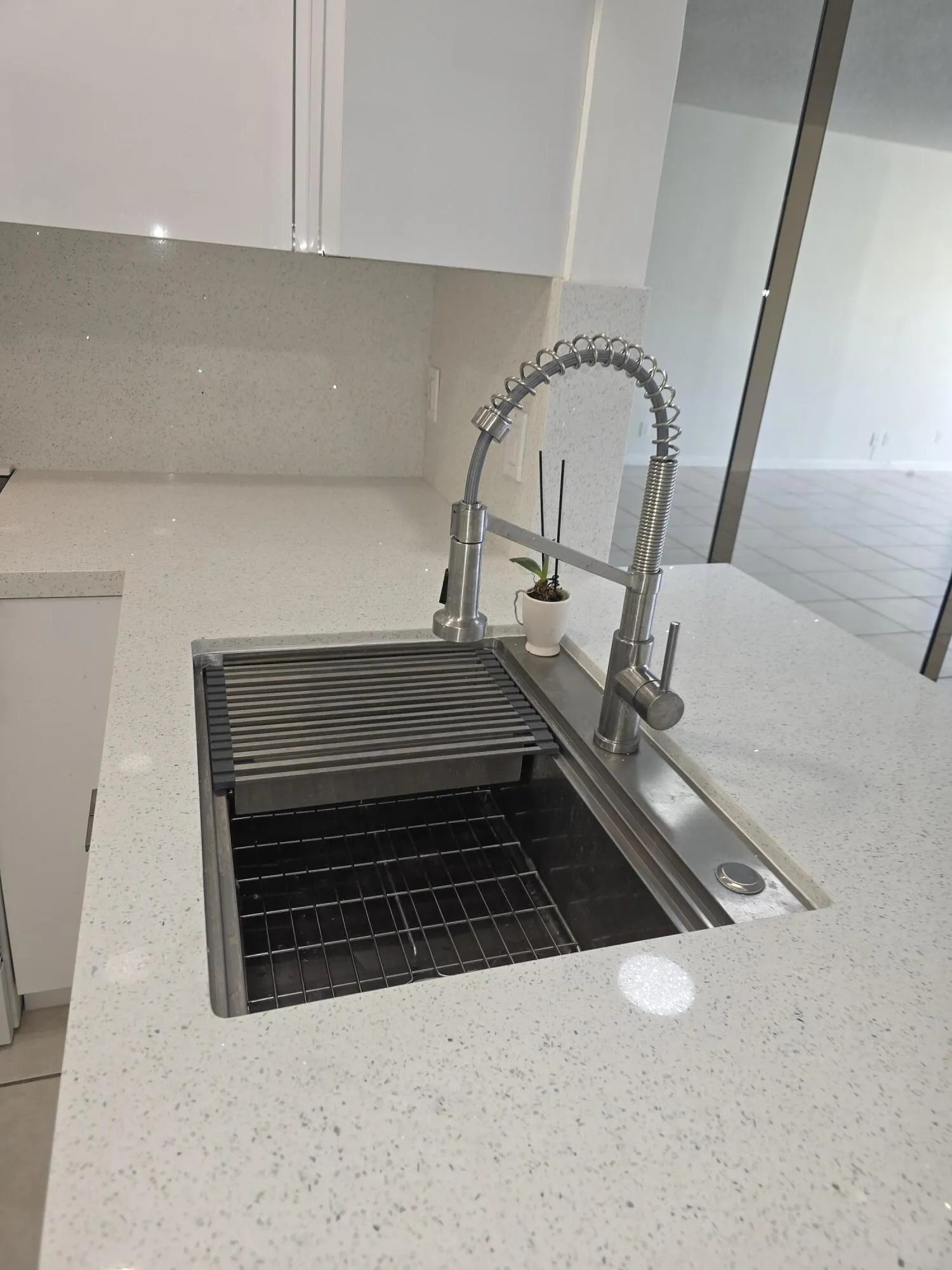 New sink and faucett counter top