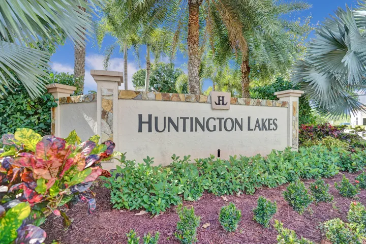 Welcome to Huntington Lakes in desirable Delray Beach.