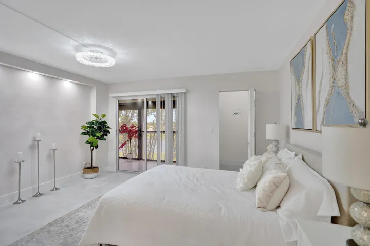 primary bedroom fan light