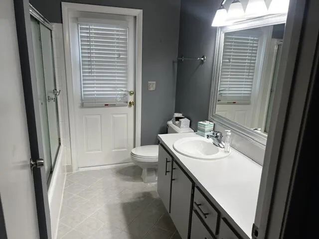the 2nd and cabana bath