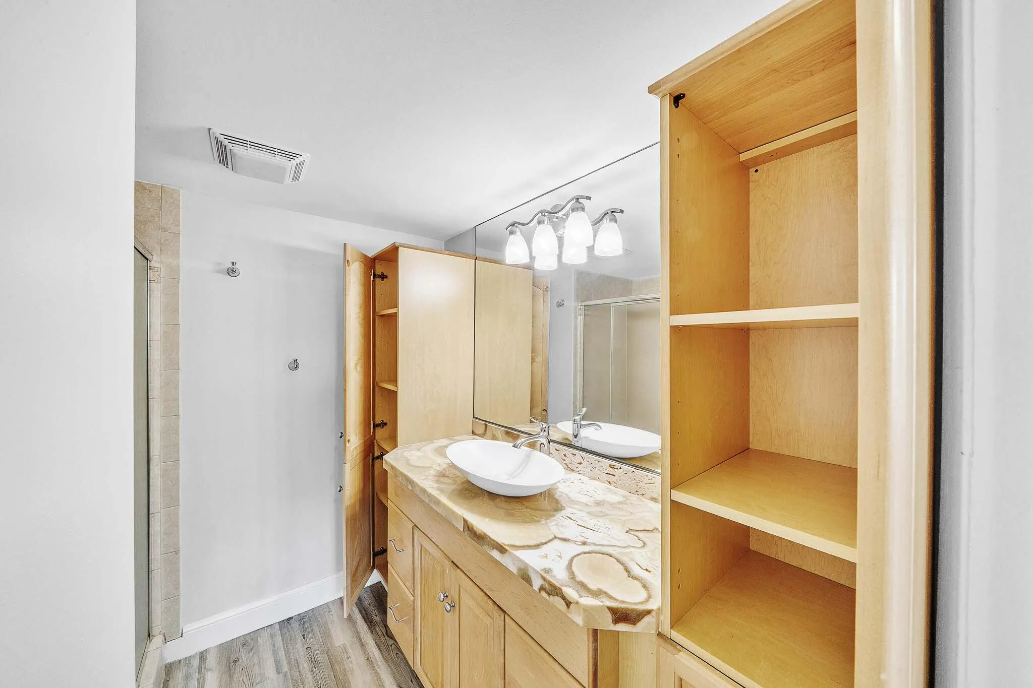 11 Primary Bathroom (3)