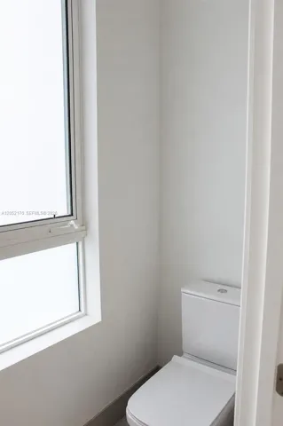Master bth toilet