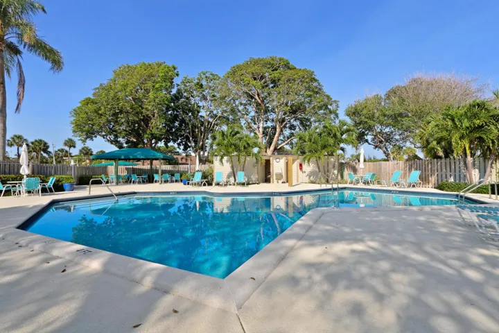 Jup Dunes Pool