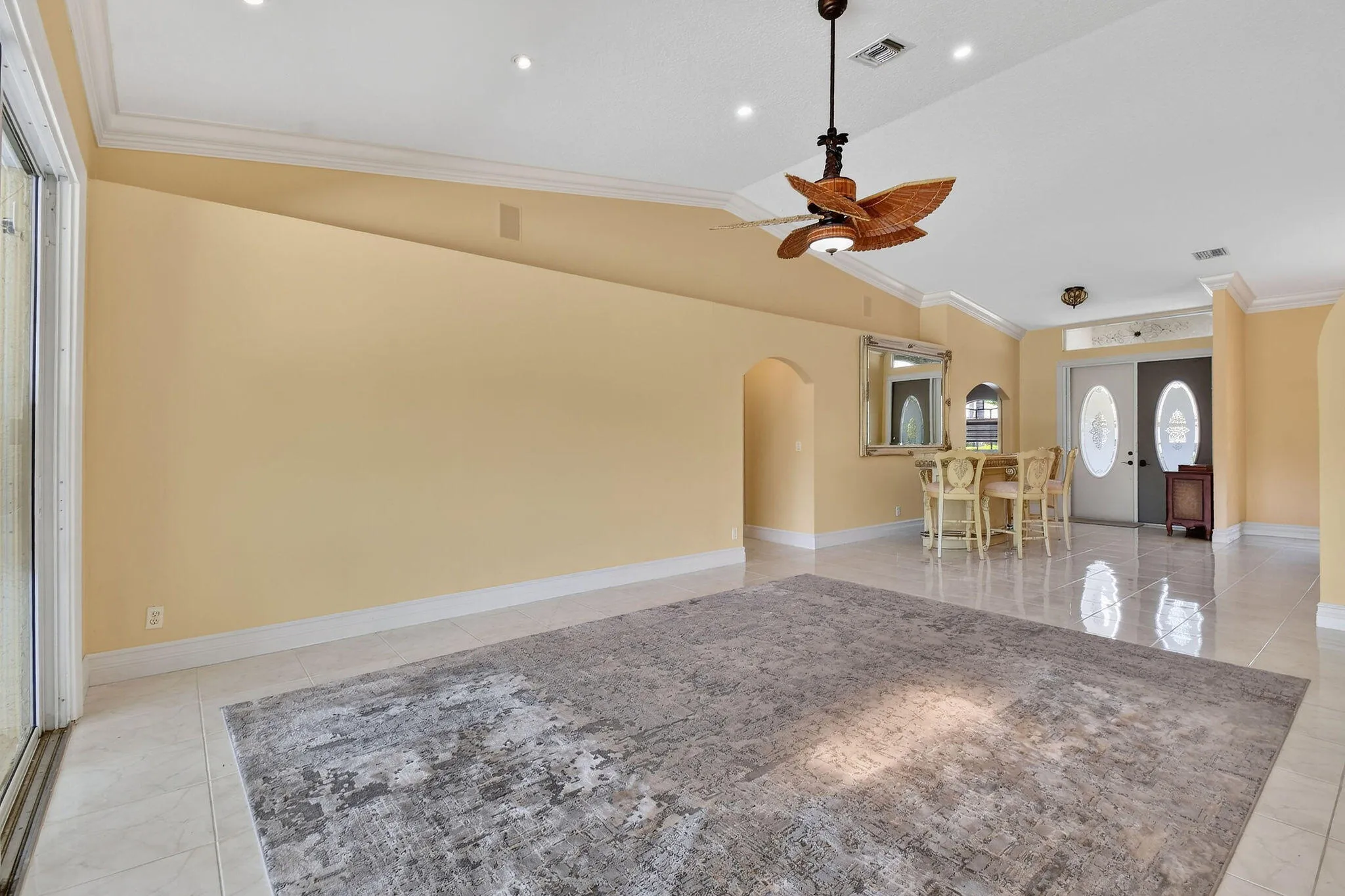 Great room with beautiful pocelain tile
