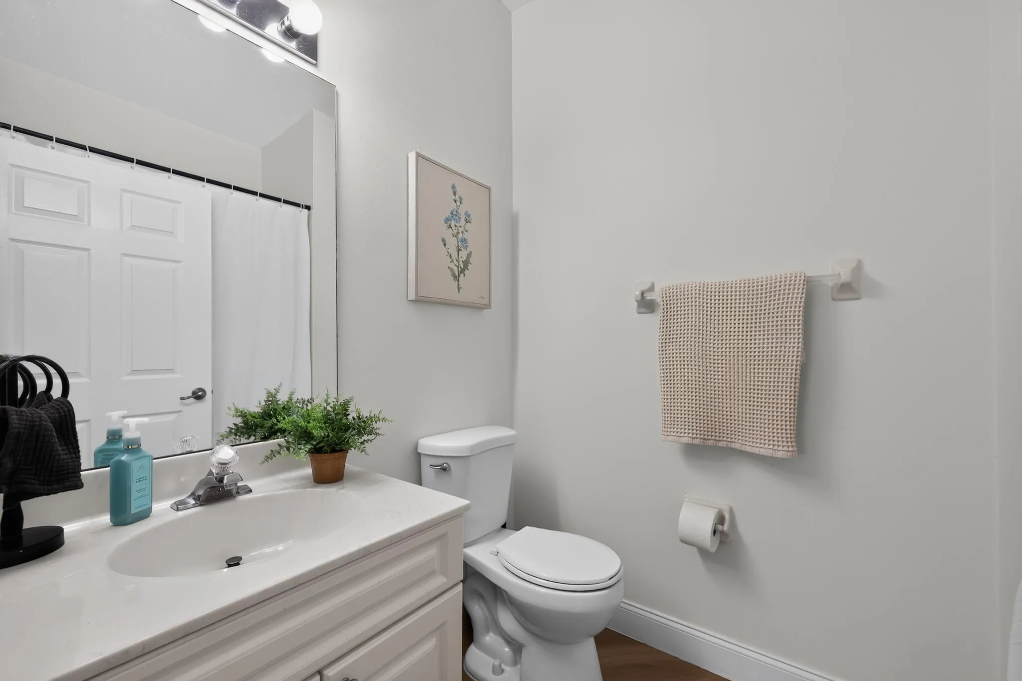 2159_Man_of_War-Bathroom-0013