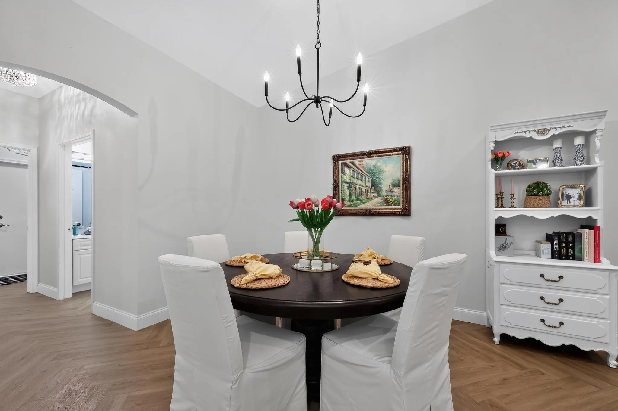 2159_Man_of_War-Dining_room-0064