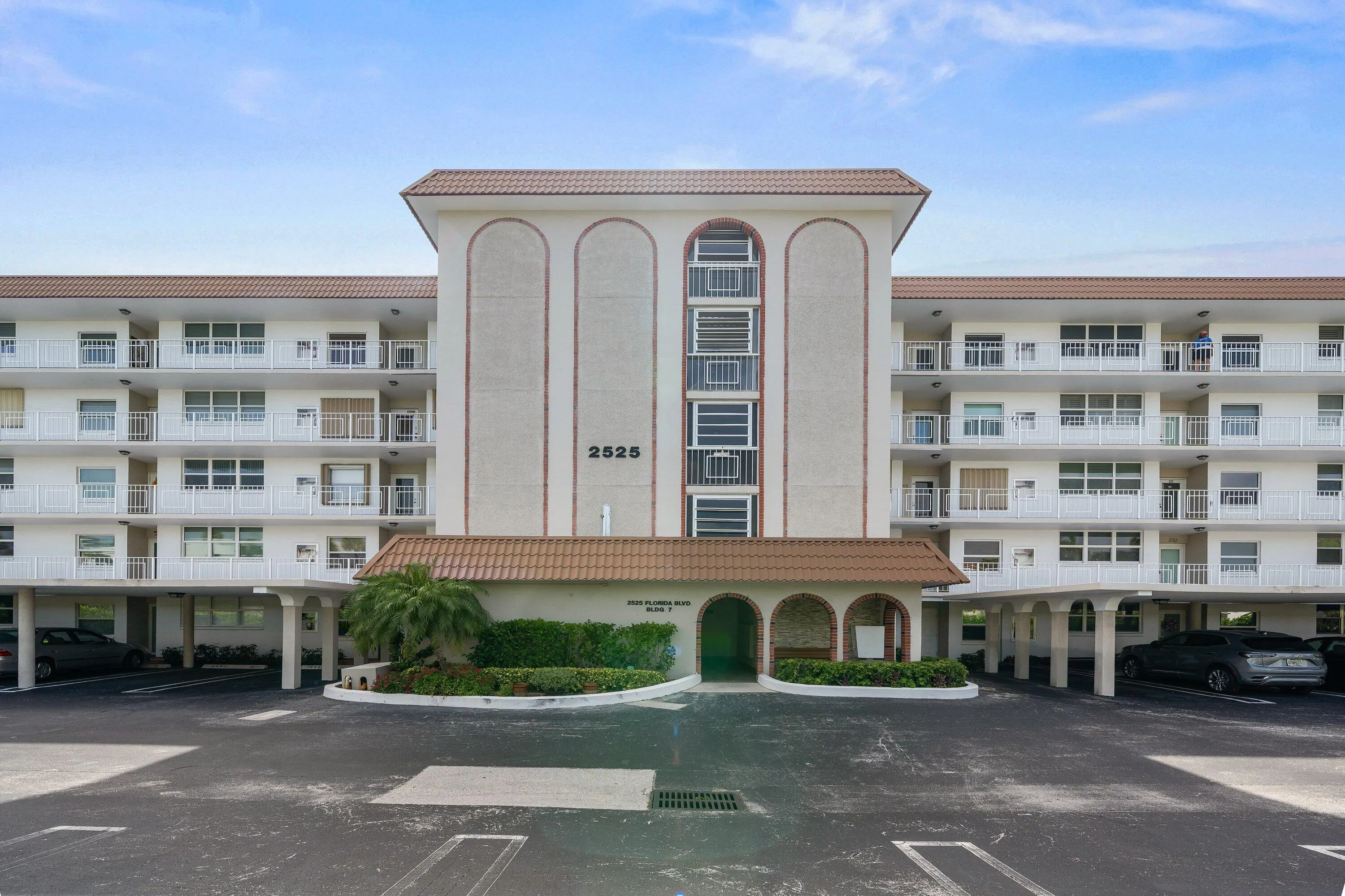 2525 Florida 130