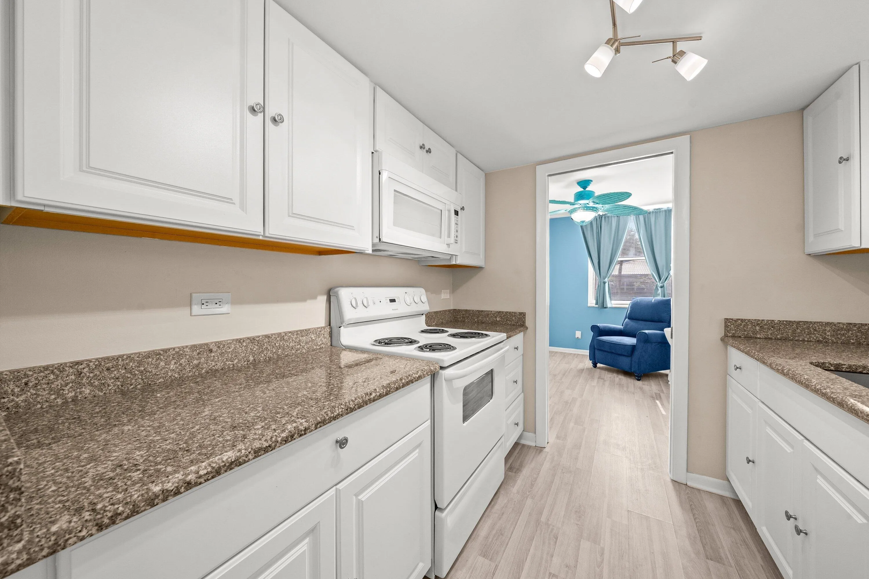 2525 Florida 130