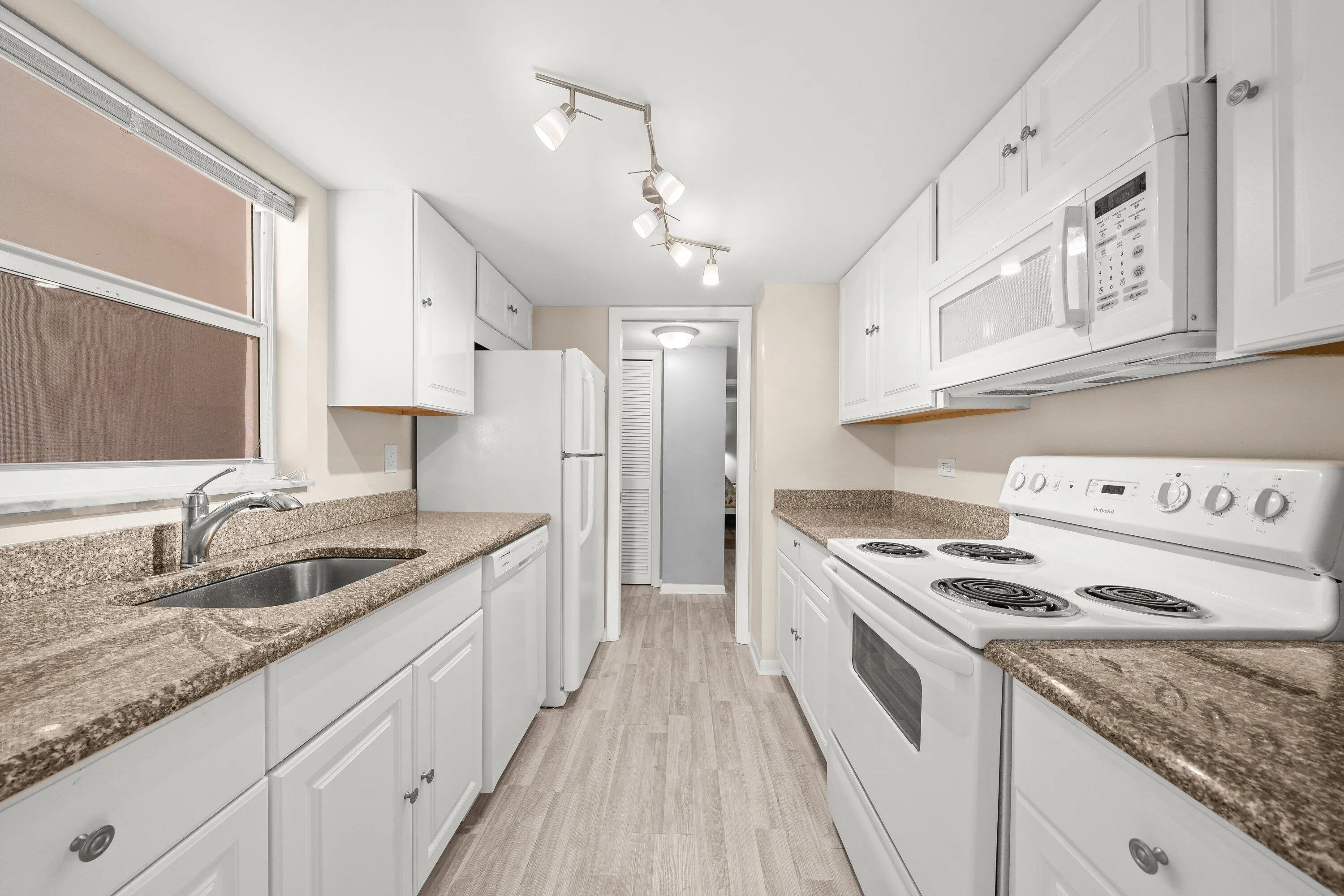 2525 Florida 130