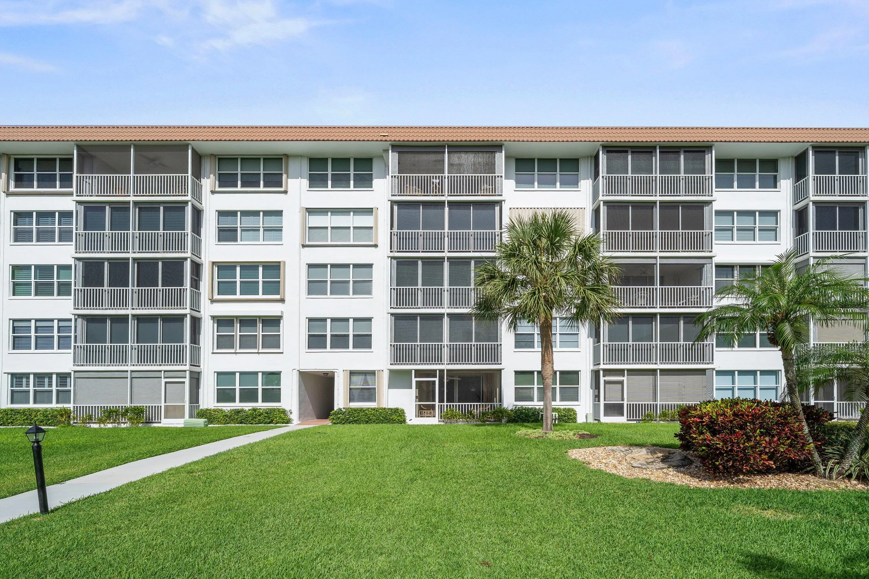 2525 Florida 130