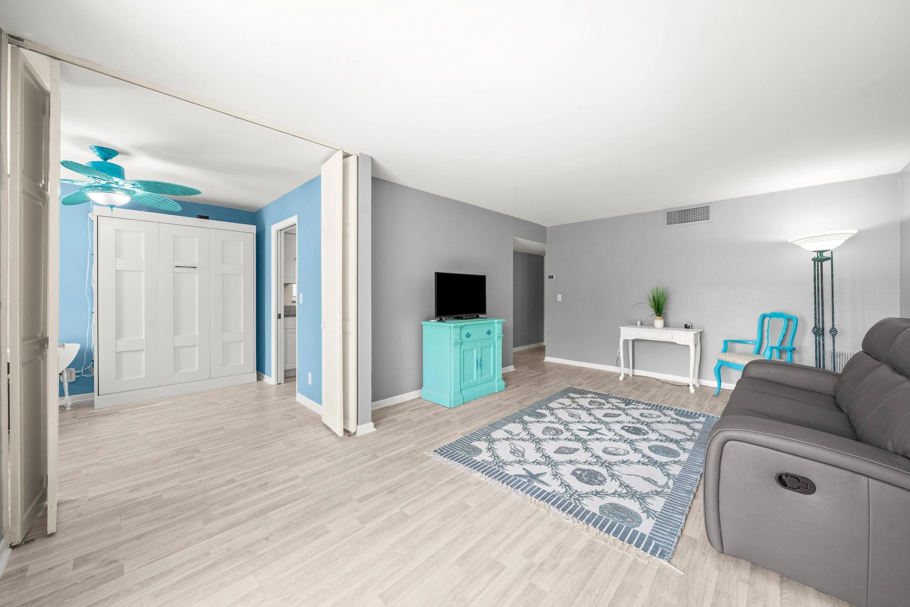 2525 Florida 130