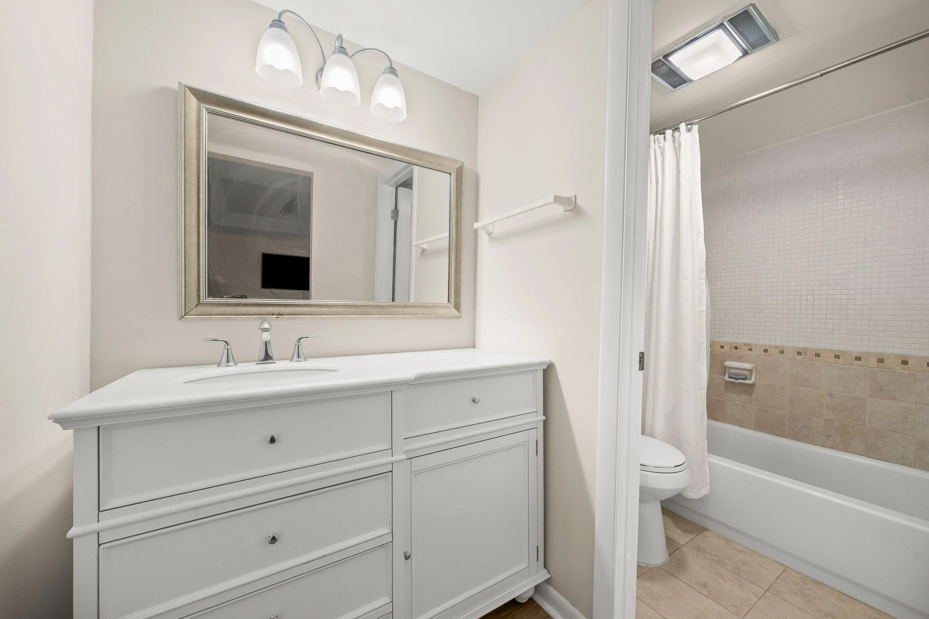 2525 Florida 130